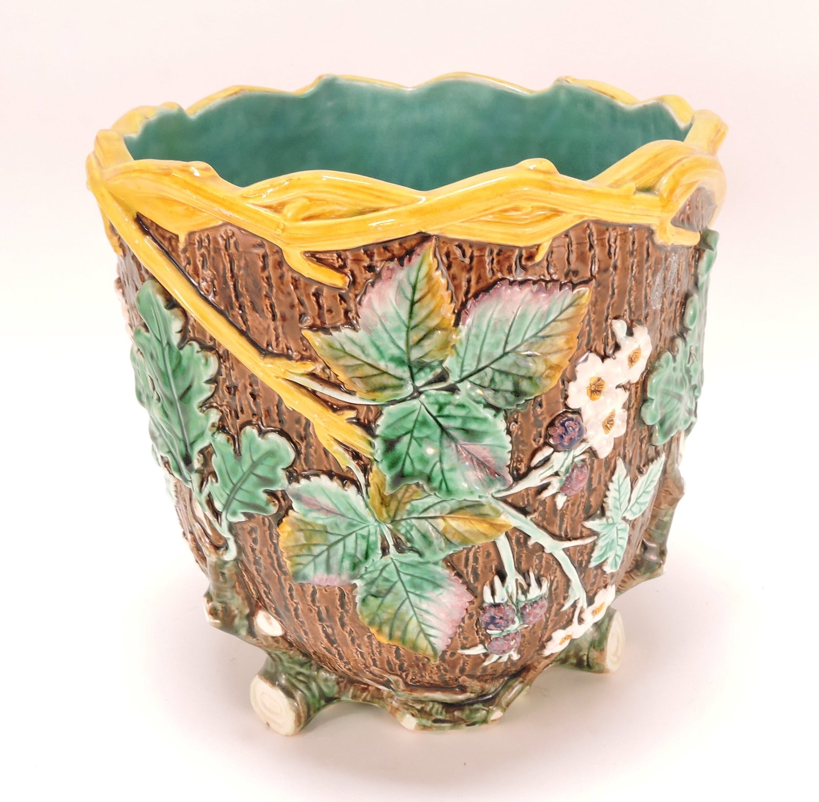 Wedgwood majolica rustic cachepot, (1 of 1)