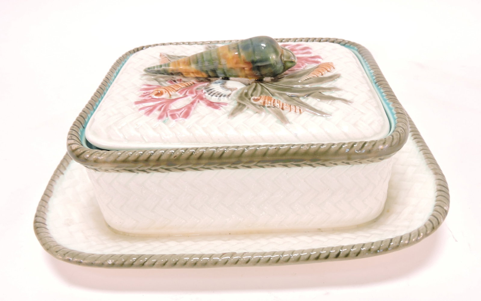 Wedgwood Argenta majolica wicker and (1 of 1)