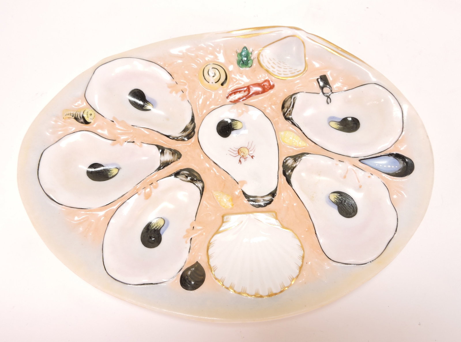 UPW shell shaped porcelain oyster (1 of 1)