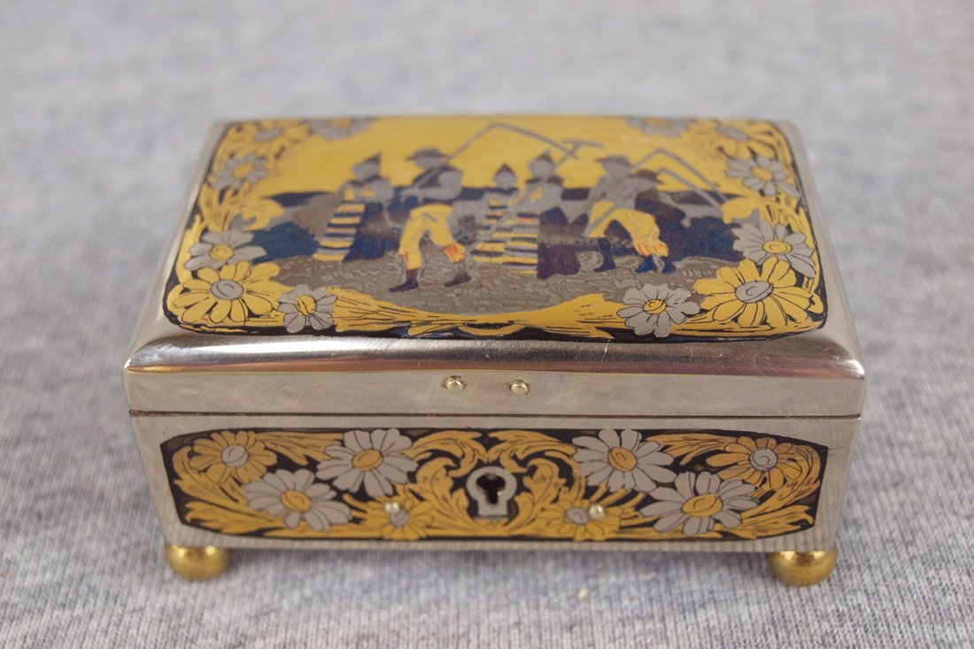 Russian Niello silver and gold gilt jewelry casket with: Russian Niello silver and gold gilt jewelry casket with original key, 3 3/8"