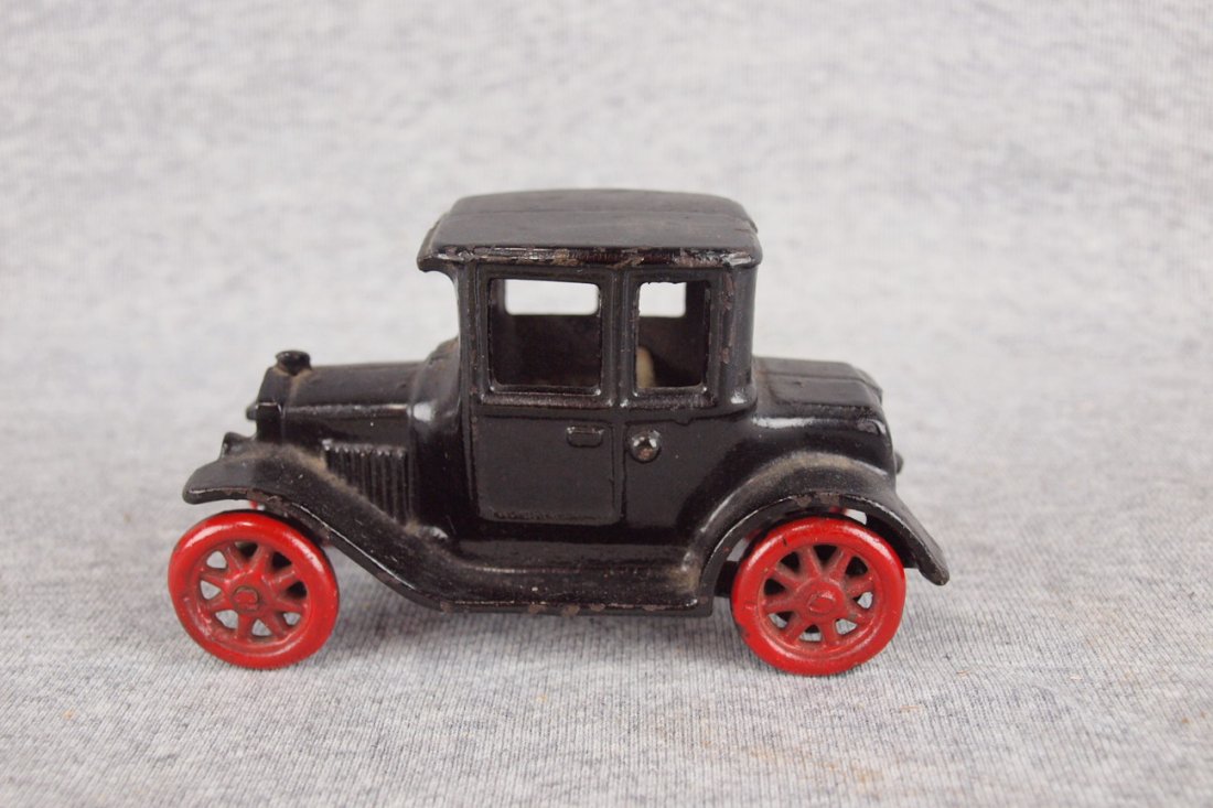 Arcade cast iron Model T doctors coupe, all original: Arcade cast iron Model T doctors coupe, all original