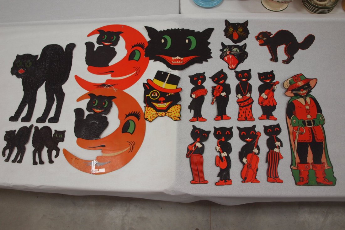 Halloween lot of 19 cardboard die cut cats, Luhrs,: Halloween lot of 19 cardboard die cut cats, Luhrs, Germany and others