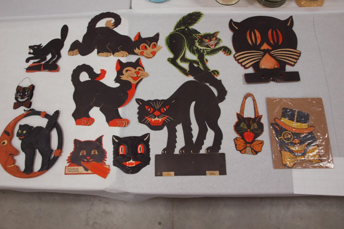 Halloween lot of 12 cardboard die cut cats and other: Halloween lot of 12 cardboard die cut cats and other decorations