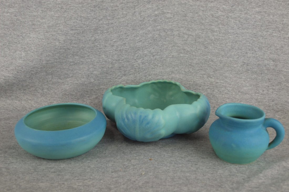 VanBriggle blue lot of 3 pieces - 2 bowls and creamer: VanBriggle blue lot of 3 pieces - 2 bowls and creamer