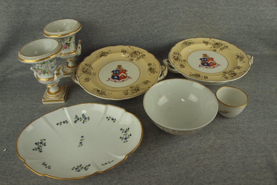 Porcelain lot of 7 items - 2 Old Paris vases, 2 Spode: Porcelain lot of 7 items - 2 Old Paris vases, 2 Spode warming plates with crest and 2 bowls and cup