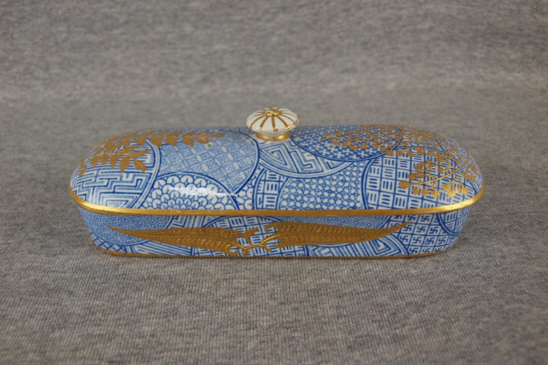Royal Worcester covered pen box, blue and white with: Royal Worcester covered pen box, blue and white with gold ferns, 8"
