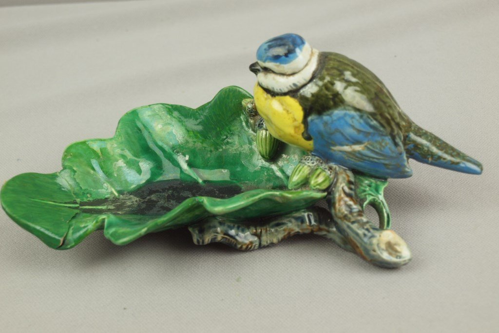 MINTON majolica blue tit on oak leaf tray, repairs: MINTON majolica blue tit on oak leaf tray, repairs