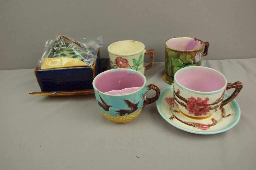Majolica lot of 5 items - sardine box (broken), 2 mugs,: Majolica lot of 5 items - sardine box (broken), 2 mugs, mustache up and cup/saucer, various condition