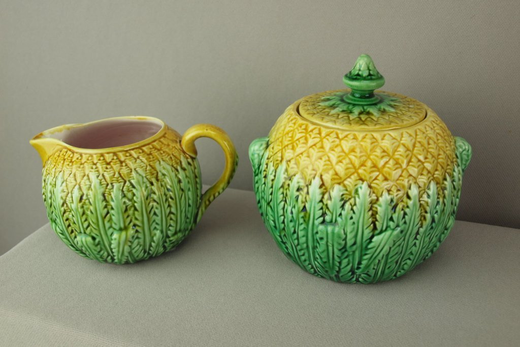 Majolica pineapple pattern cream and sugar, nice color: Majolica pineapple pattern cream and sugar, nice color