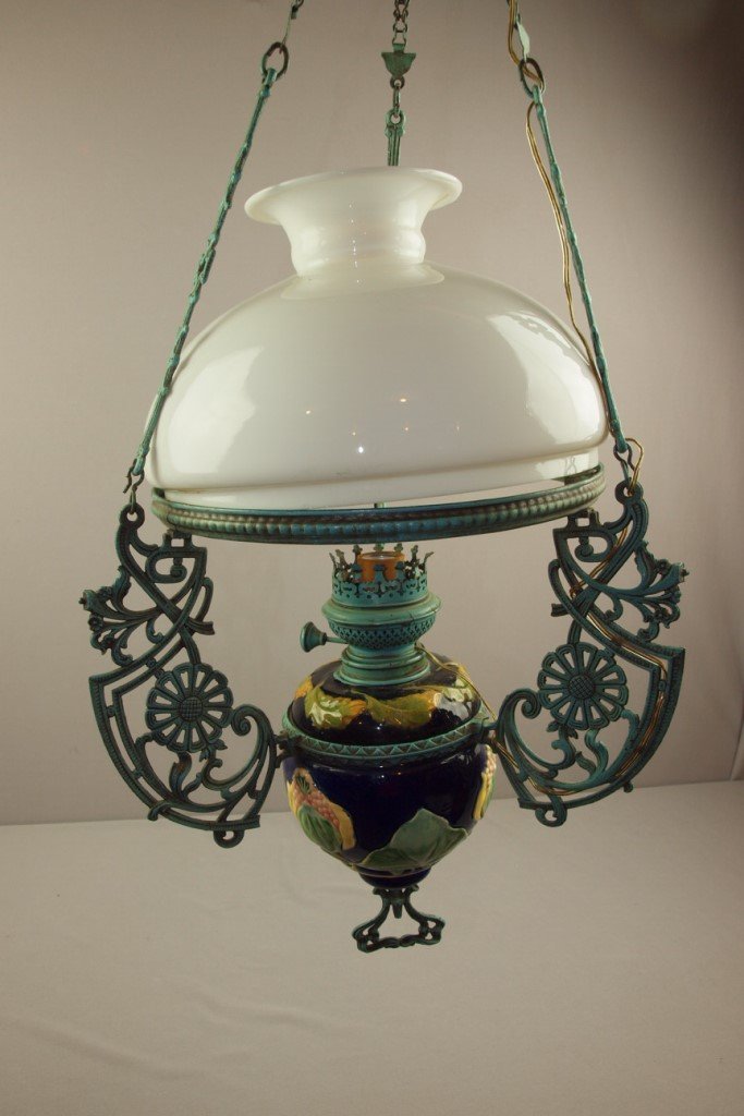 Majolica hanging lamp with majolica font and milk glass: Majolica hanging lamp with majolica font and milk glass shade