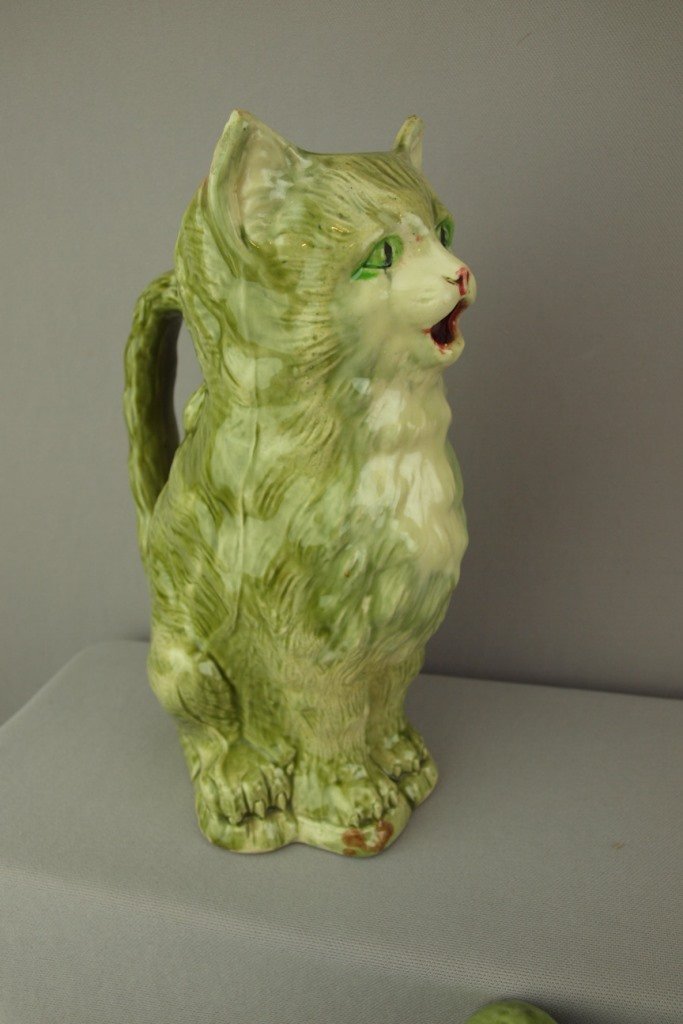 Majolica figural cat pitcher, 10 1/4": Majolica figural cat pitcher, 10 1/4"