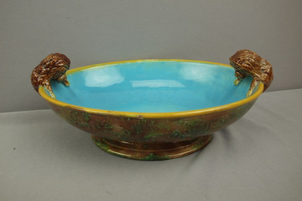GEORGE JONES oval dog bowl with dog handles, hairline,: GEORGE JONES oval dog bowl with dog handles, hairline, 11 1/2"l
