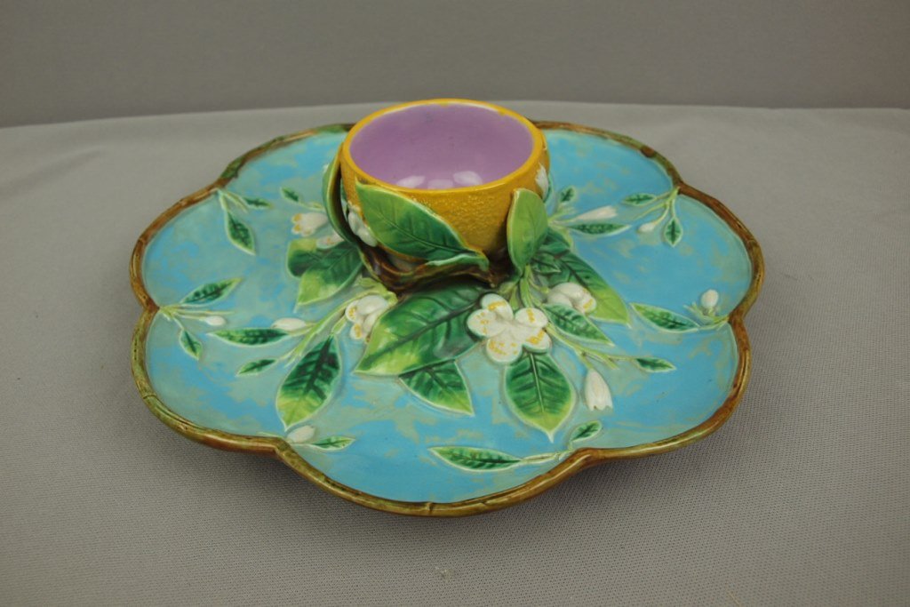 GEORGE JONES majolica round tray with orange in center: GEORGE JONES majolica round tray with orange in center (missing cover), 11"d