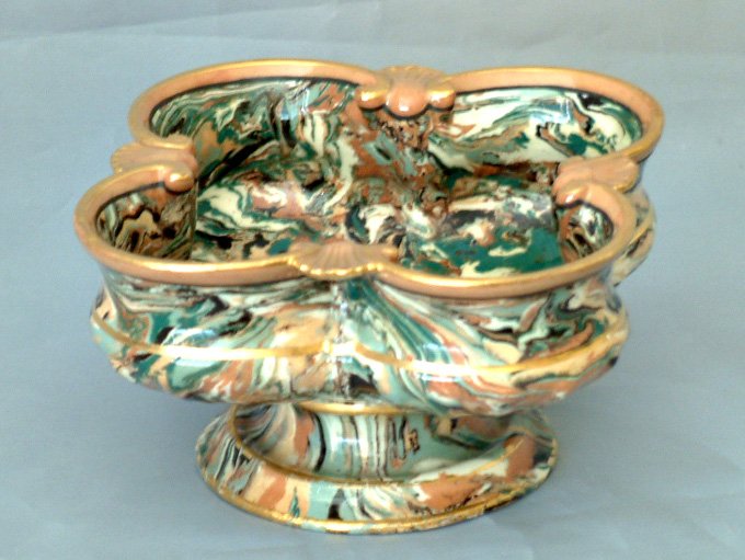MINTON majolica agate master salt with gilt highlights: MINTON majolica agate master salt with gilt highlights and shell detail
