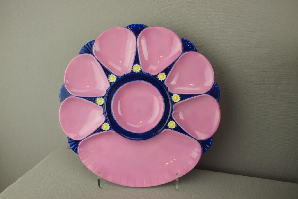MINTON majolica cobalt and pink 6 well oyster plate: MINTON majolica cobalt and pink 6 well oyster plate with cracker well and daisy motif, rare color, 10 1/4"