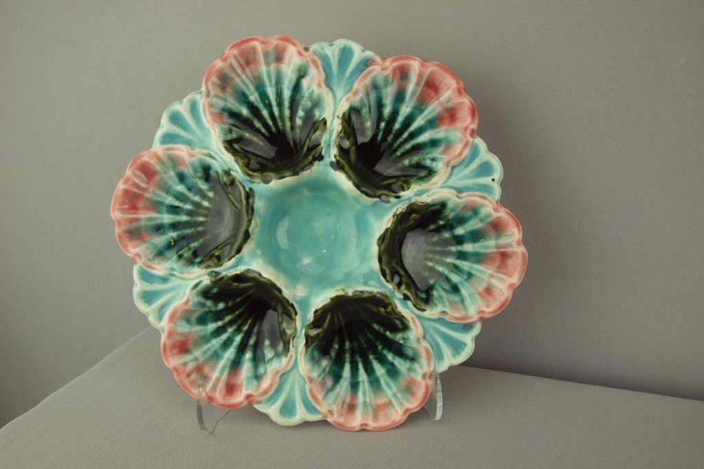 Longchamp majolica 6 well oyster plate, 9": Longchamp majolica 6 well oyster plate, 9"