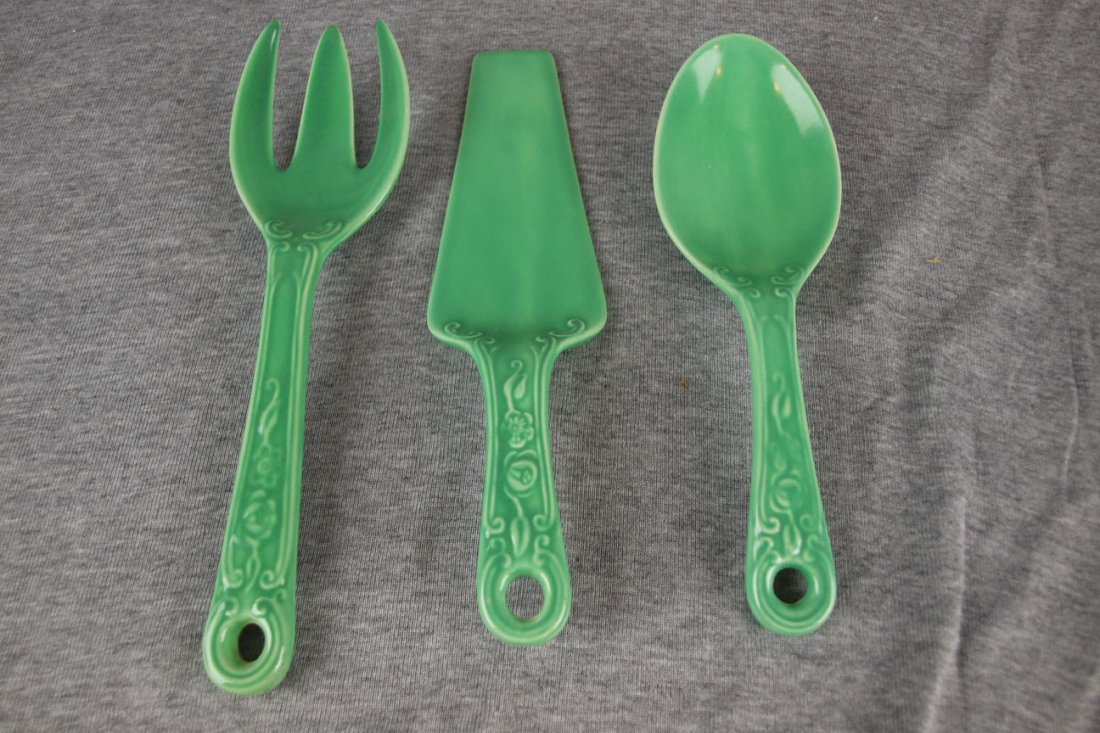 Fiesta Kitchen Kraft green 3 piece utensil set - fork,: Fiesta Kitchen Kraft green 3 piece utensil set - fork, spoon and cake server, minor nick to cake server