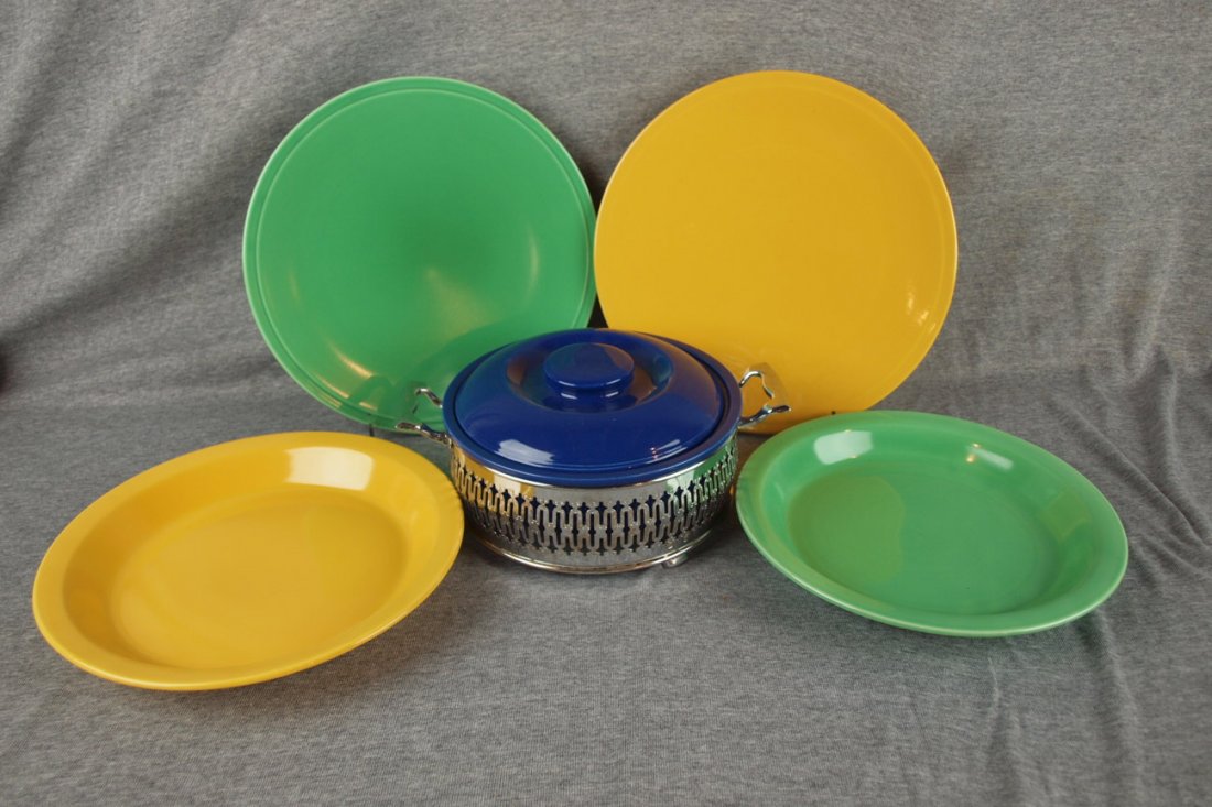Fiesta Kitchen Kraft lot of 5 pieces - 2 cake plates, 2: Fiesta Kitchen Kraft lot of 5 pieces - 2 cake plates, 2 pie plates and casserole