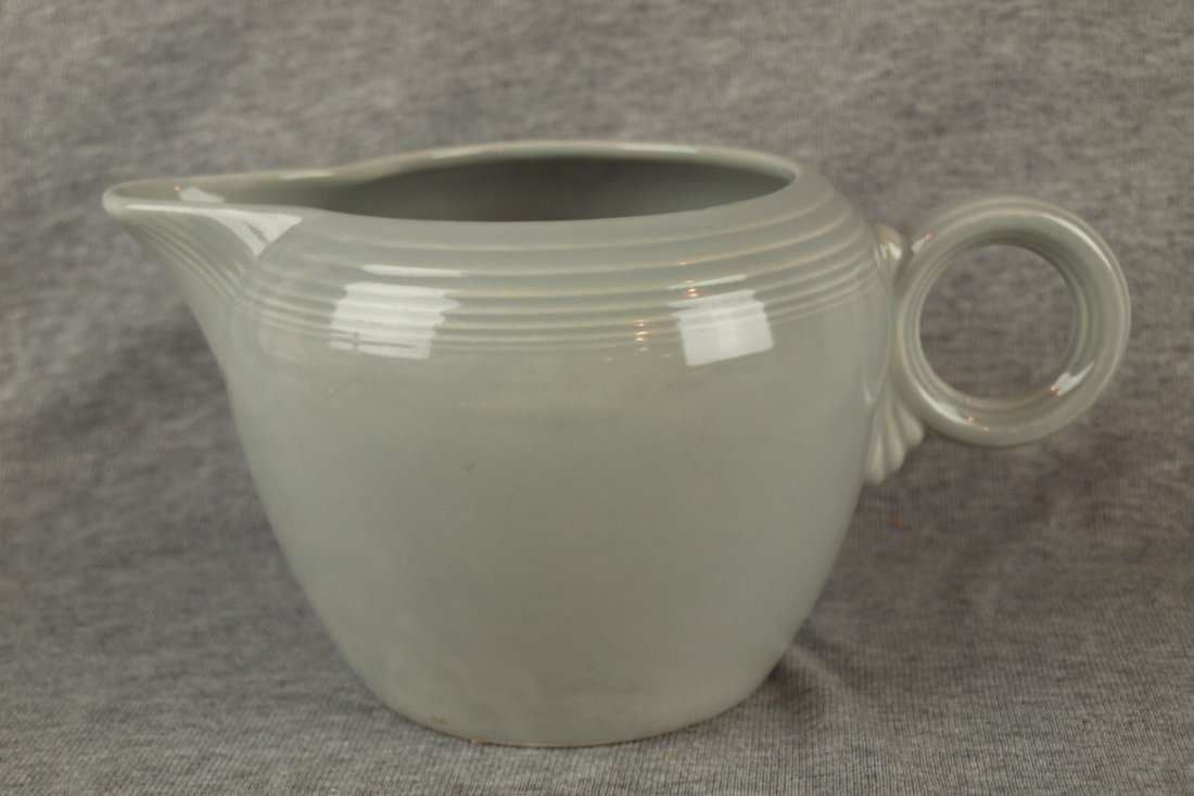 Fiesta two pint jug, gray: Fiesta two pint jug, gray
