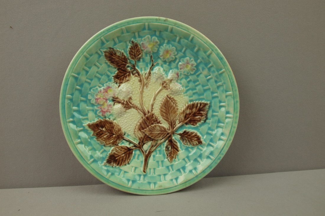 Majolica blackberry & basket plate, 8": Majolica blackberry & basket plate, 8"