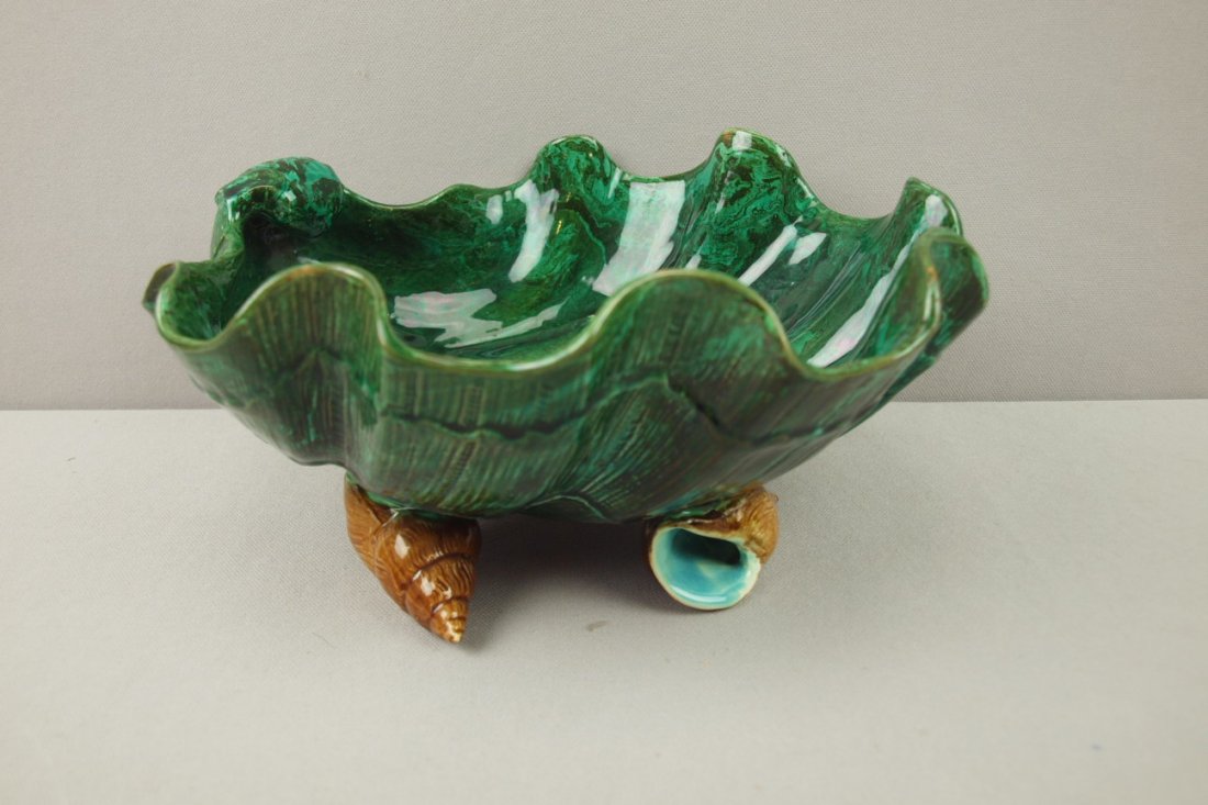 Holdcroft Majolica malachite shell bowl with shell: Holdcroft Majolica malachite shell bowl with shell feet, 11"