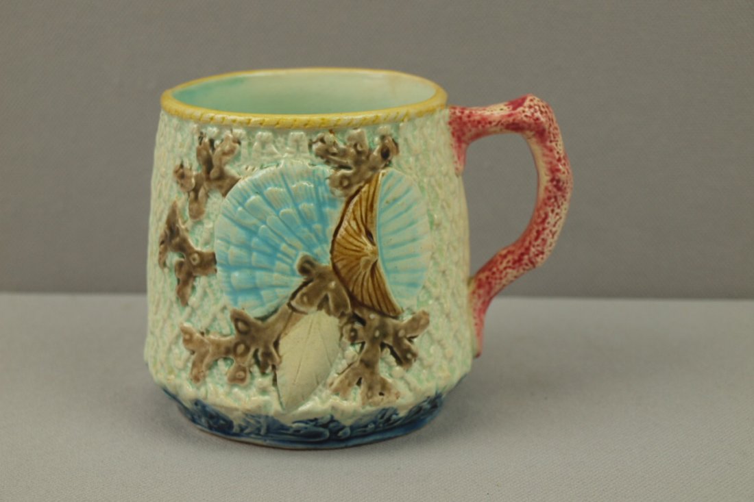 Fielding Majolica shells & fishnet mug with coral: Fielding Majolica shells & fishnet mug with coral handle