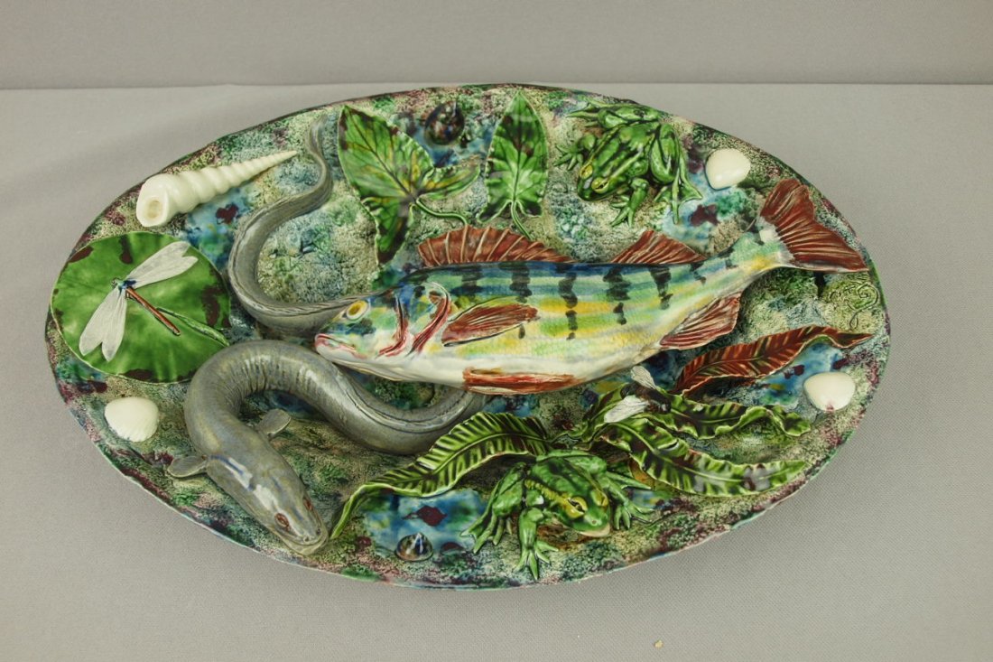 Geoffrey Luff contemporary Palissy ware oval plaque: Geoffrey Luff contemporary Palissy ware oval plaque with large fish, eel, 2 frogs, dragonfly and other sea creatures, 13 1/2"