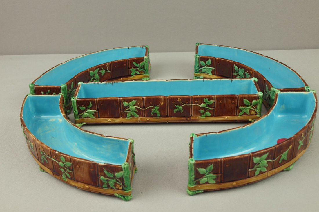 Minton Majolica 5 pc flower trough table center, 4: Minton Majolica 5 pc flower trough table center, 4 curved, 1 straight