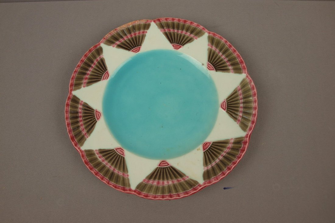 Wedgwood majolica fan plate, 9": Wedgwood majolica fan plate, 9"