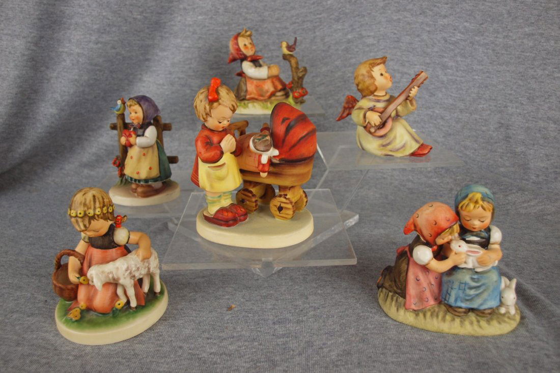 Hummel lot of 6 figures, 4 to 4 1/2", #'s 438, 384,: Hummel lot of 6 figures, 4 to 4 1/2", #'s 438, 384, 67, 414, 352, 361