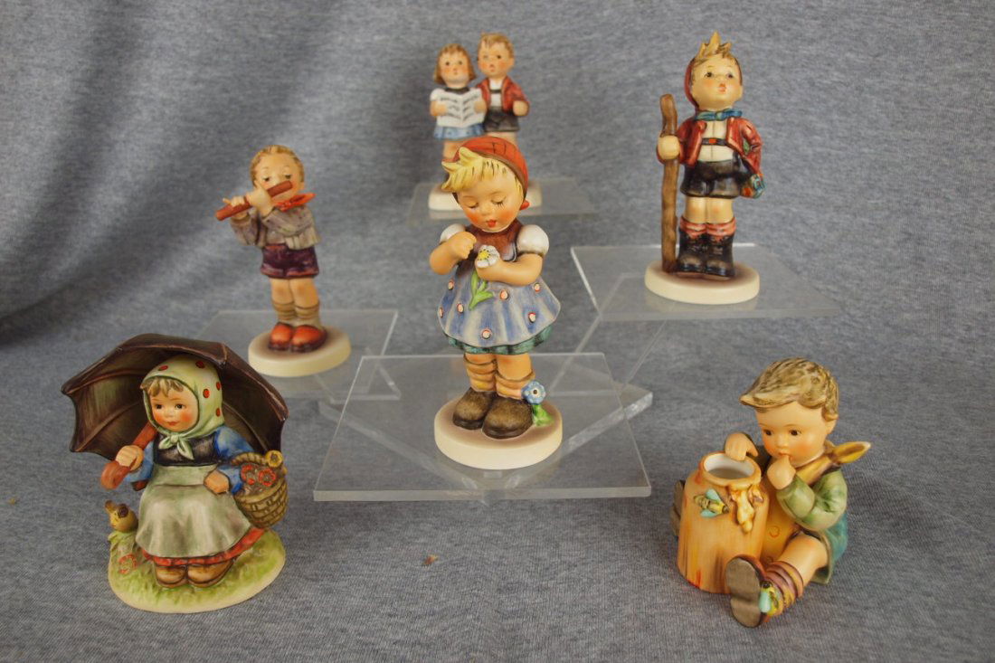 Hummel lot of 6 figures, Club pieces, 4 to 5", 760,: Hummel lot of 6 figures, Club pieces, 4 to 5", 760, 380, 447, 408/0, 790, 312/I