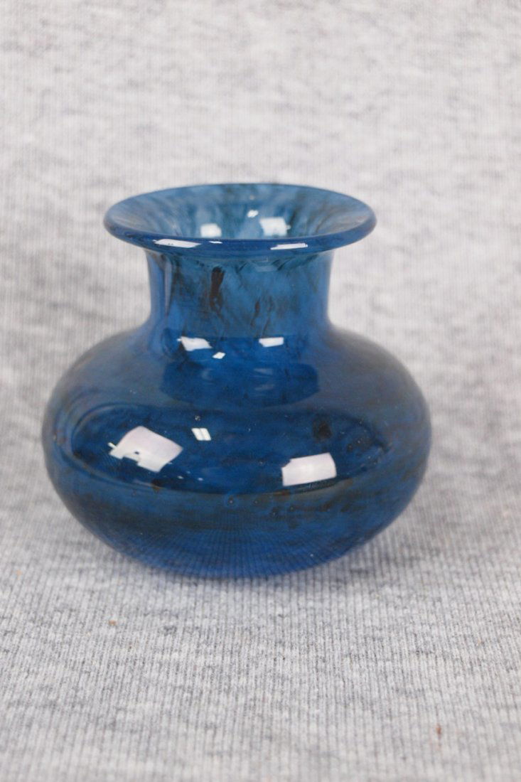 Bertil Vallien Boda art glass vase, 2 1/2": Bertil Vallien Boda art glass vase, 2 1/2"