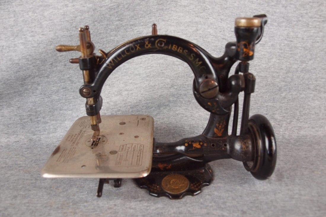 Wilcox & Gibbs sewing machine: Wilcox & Gibbs sewing machine
