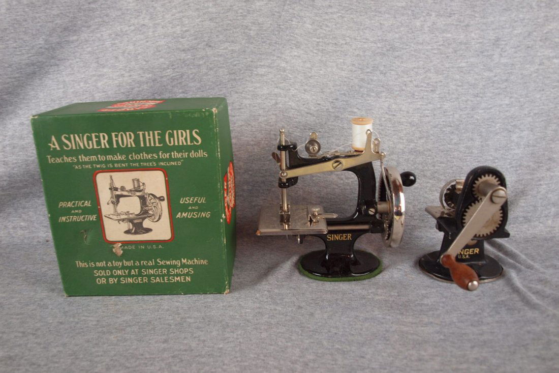 Singer No. 20 child's sewing machine and Singer sewing: Singer No. 20 child's sewing machine and Singer sewing tool