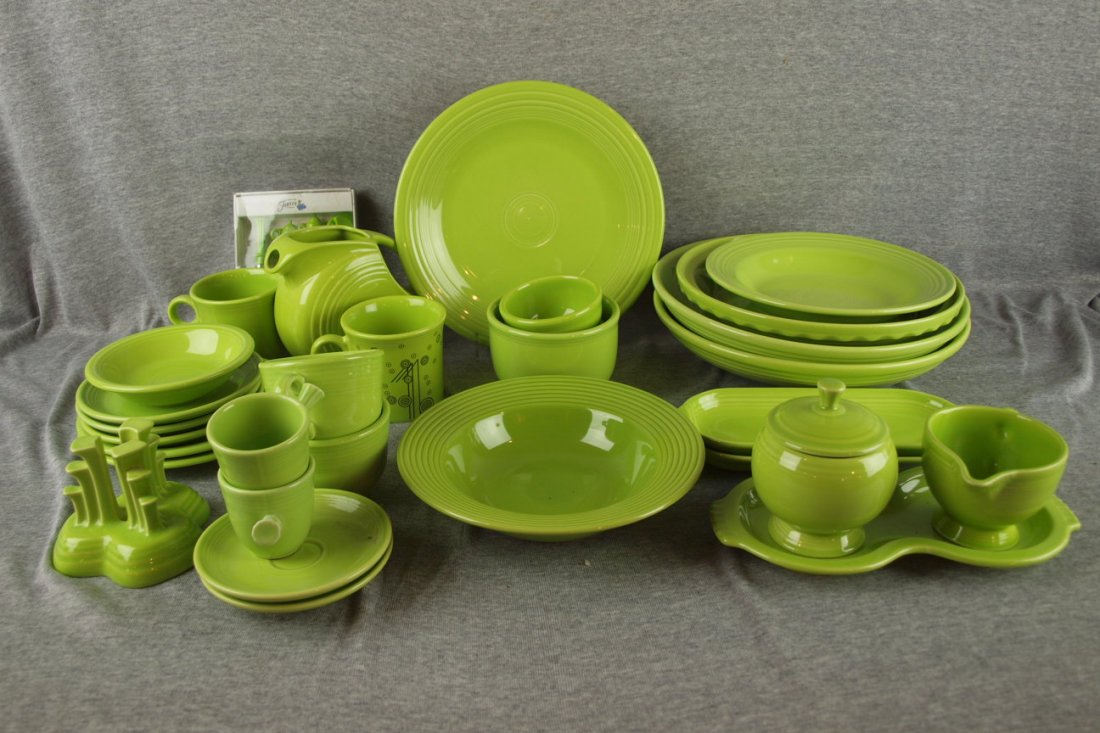 Fiesta post 86 chartreuse lot of 31 pcs: Fiesta post 86 chartreuse lot of 31 pcs