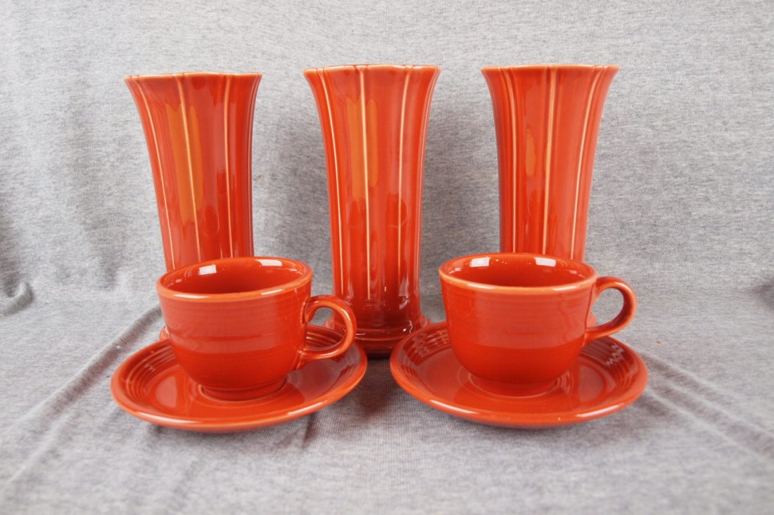 Fiesta Post 86 paprika lot of 3 small flower vases & 2: Fiesta Post 86 paprika lot of 3 small flower vases & 2 cups & saucers