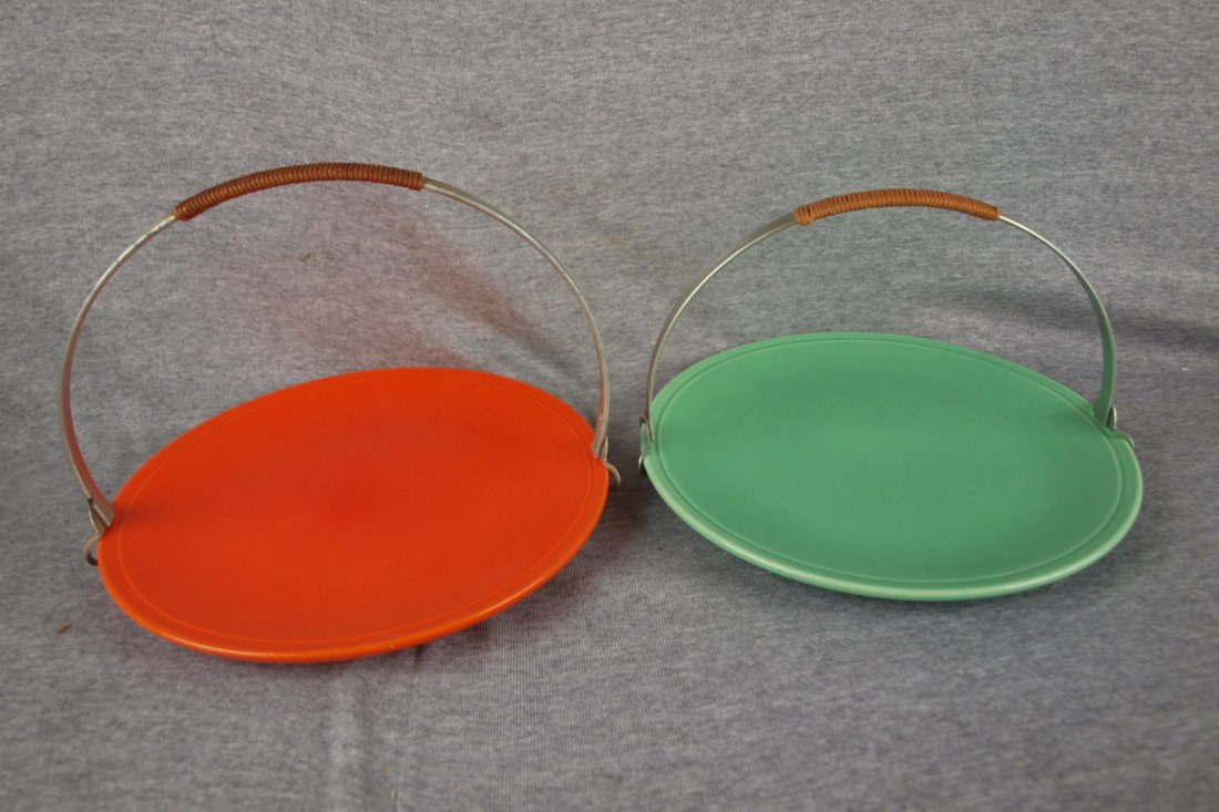 Fiesta Kitchen Kraft red & green cake plates with metal: Fiesta Kitchen Kraft red & green cake plates with metal handles, wear to red