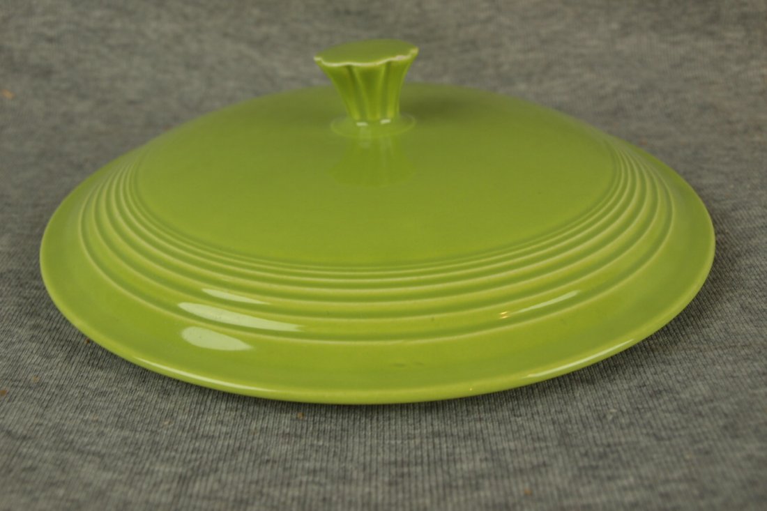 Fiesta casserole lid, chartreuse, nick to finial: Fiesta casserole lid, chartreuse, nick to finial