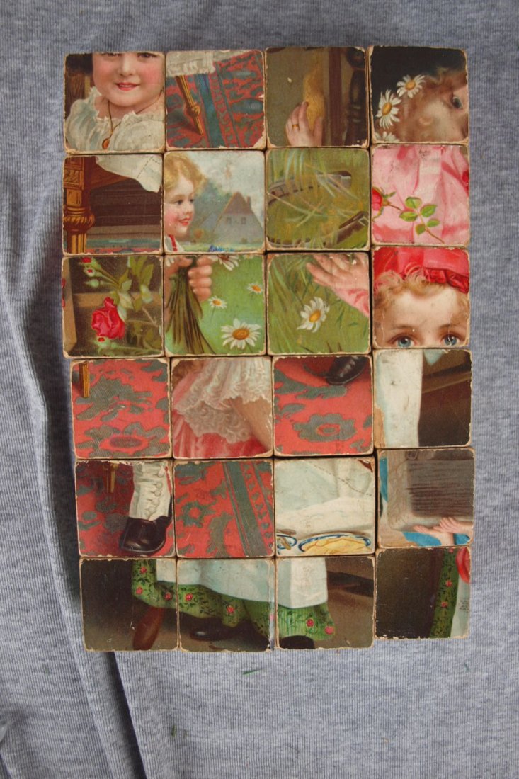 Picture block puzzle with little girls: Picture block puzzle with little girls