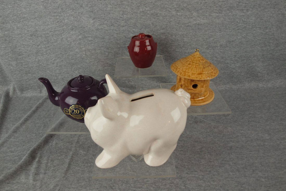 Uhl Pottery lot of 4 commemoratives - 2004 cookie jar, : Uhl Pottery lot of 4 commemoratives - 2004 cookie jar, 2005 teapot, 2006 birdhouse, 2007 pig bank