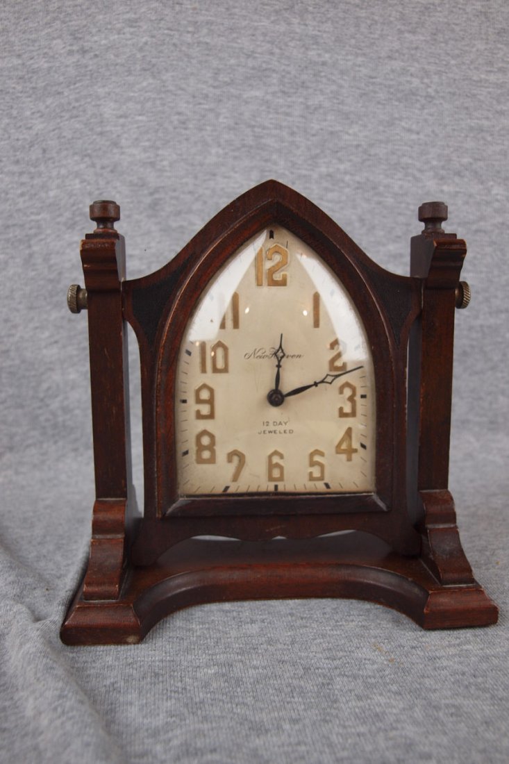 New Haven 12 day jeweled small shelf clock 7 1/2": New Haven 12 day jeweled small shelf clock 7 1/2"