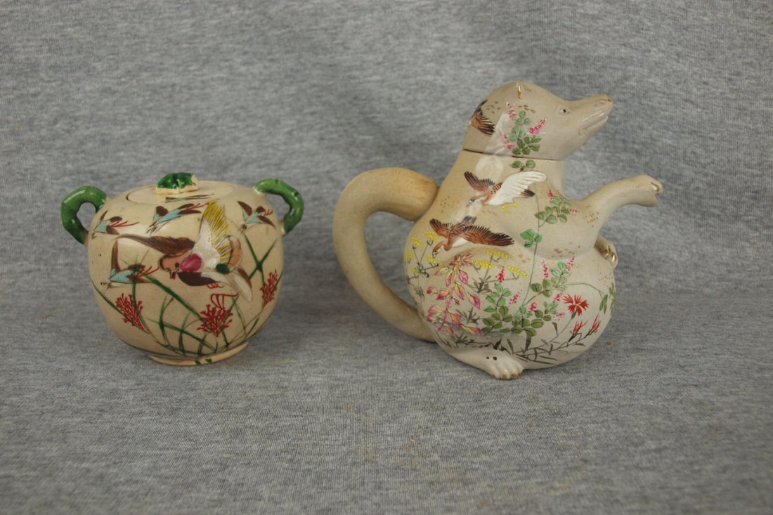 Banko Oriental figural fox teapot and Satsuma sugar: Banko Oriental figural fox teapot and Satsuma sugar