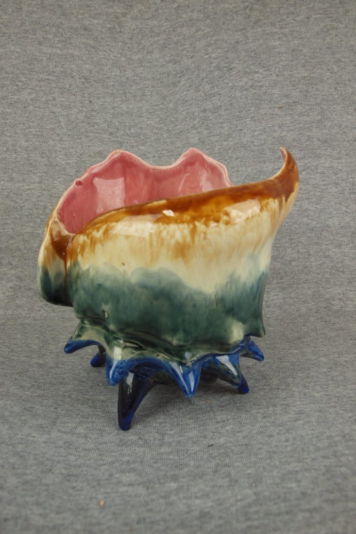 Majolica figural shell cachepot, 7 1/2", minor hairline: Majolica figural shell cachepot, 7 1/2", minor hairline