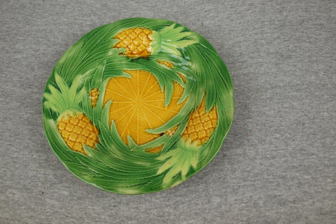 Majolica George Jones pineapple platter, 9", chip to: Majolica George Jones pineapple platter, 9", chip to back