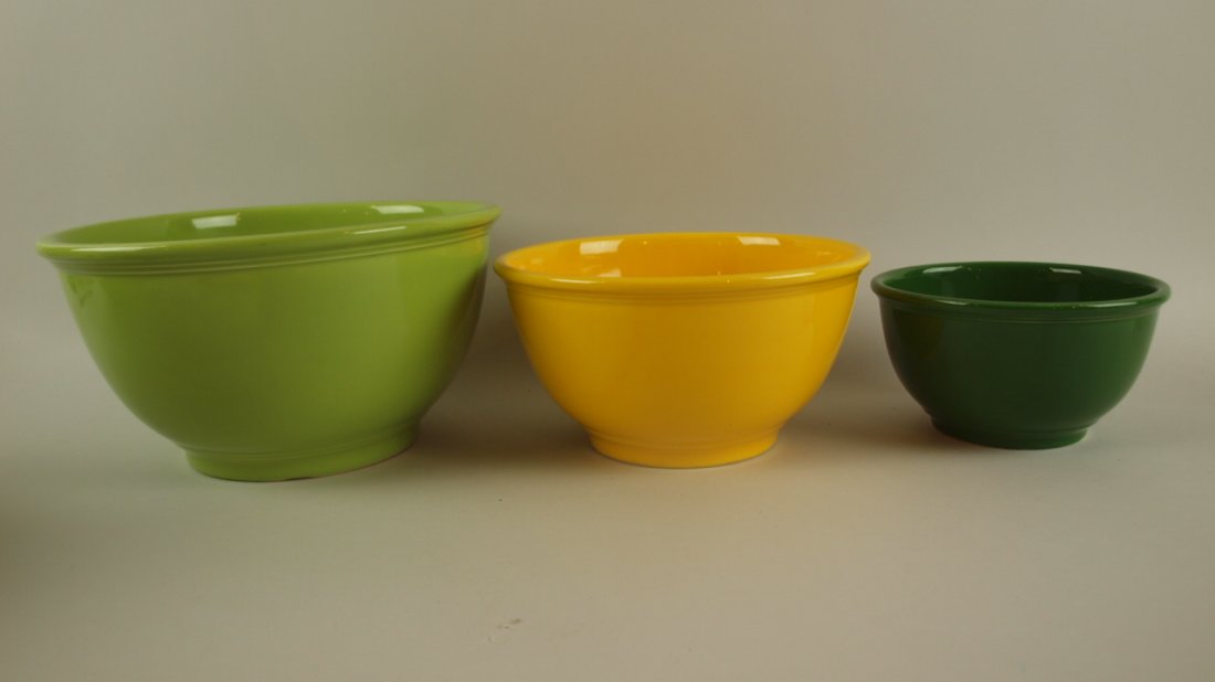 Fiesta Kitchen Kraft Rhythm set of 3 nested mixing: Fiesta Kitchen Kraft Rhythm set of 3 nested mixing bowls, chartreuse, yellow & dark green, minor utensil wear
