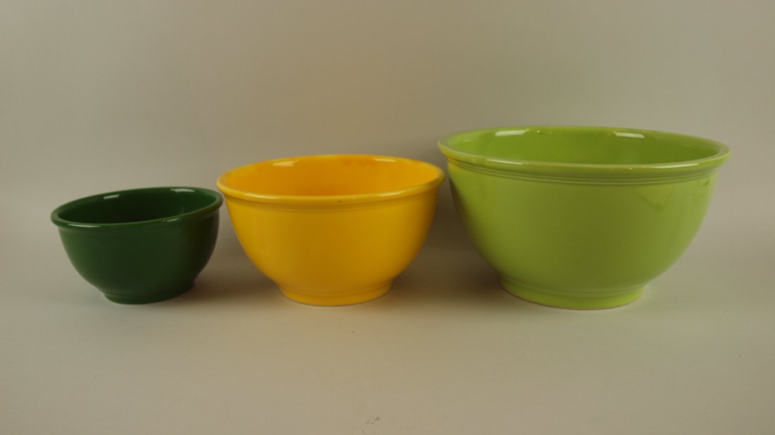 Fiesta Kitchen Kraft Rhythm set of 3 nested mixing: Fiesta Kitchen Kraft Rhythm set of 3 nested mixing bowls, chartreuse, yellow, dark green, base chip to dark green & yellow