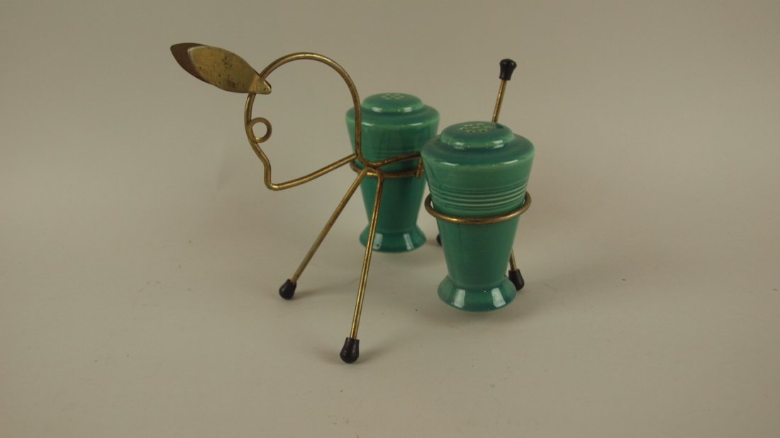 Harlequin spruce green salt & pepper with wire donkey: Harlequin spruce green salt & pepper with wire donkey holder