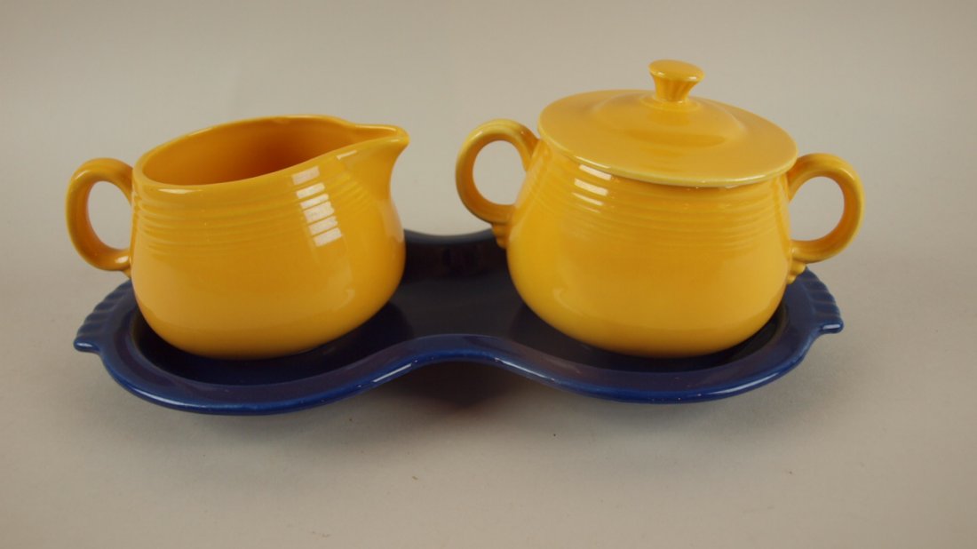 Fiesta individual sugar & cream in yellow with cobalt: Fiesta individual sugar & cream in yellow with cobalt figure 8 tray