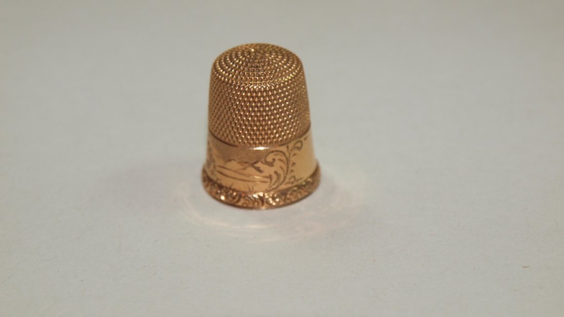 Gold thimble, 1.5pw total weight 40: Gold thimble, 1.5pw total weight