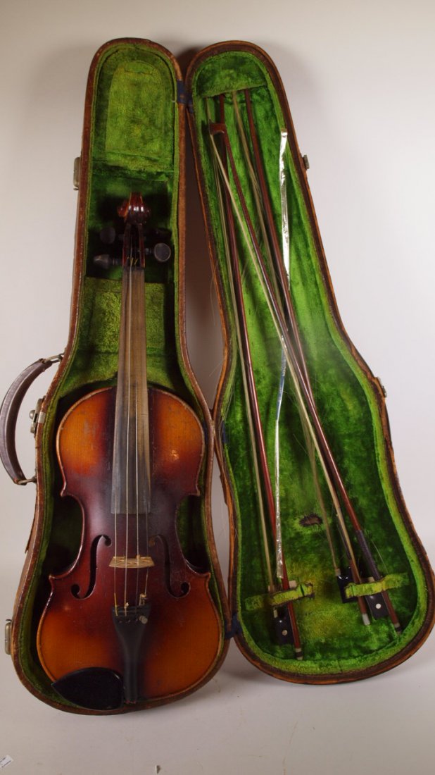 Violin with case and 3 bows: Violin with case and 3 bows